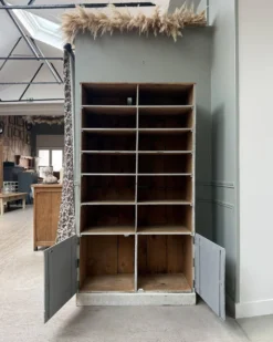 Meuble de métier à casiers patiné (rénové)