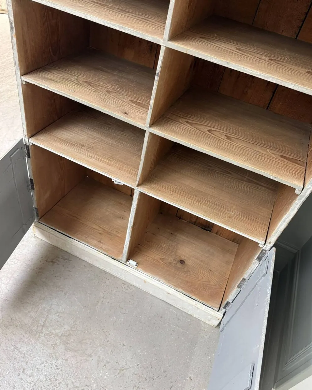 Meuble de métier à casiers patiné (rénové)