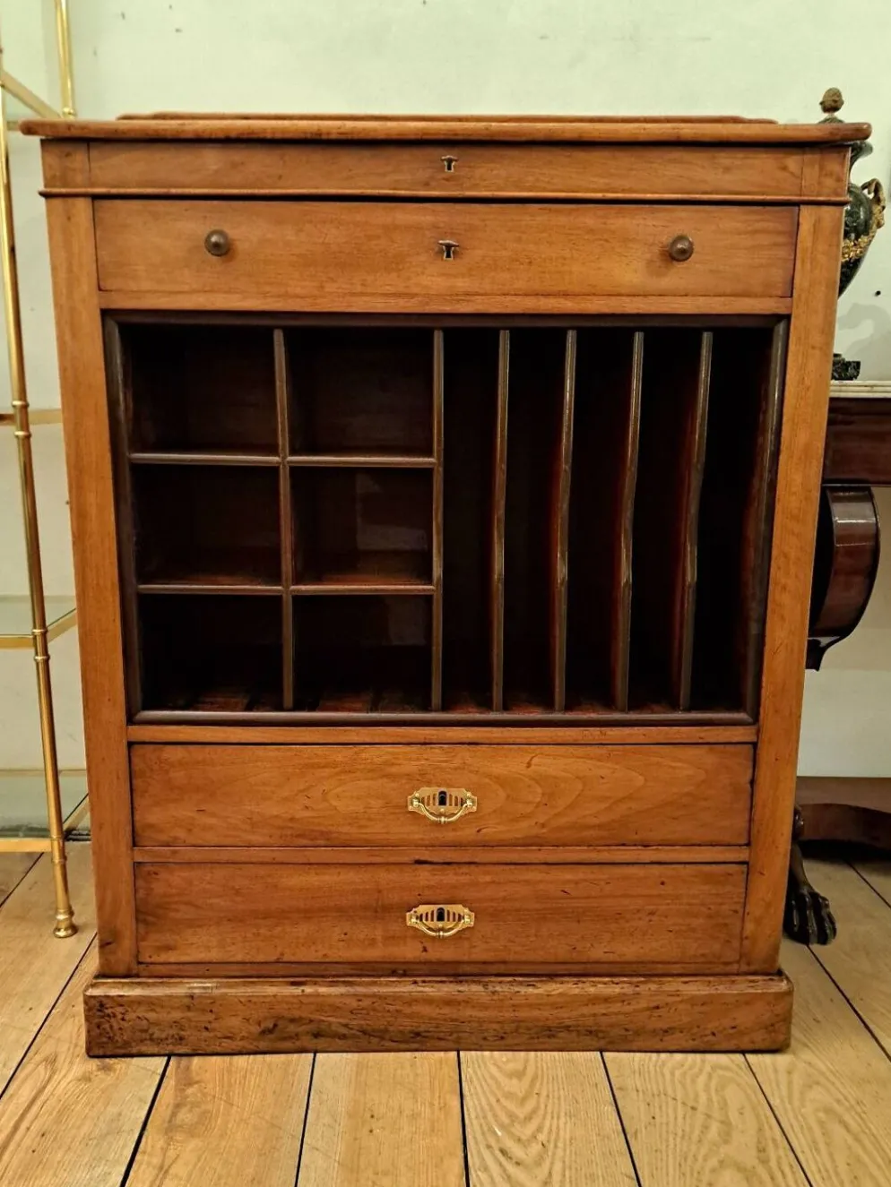 Meuble de métier écritoire en noyer XIXème