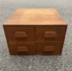 Meuble de métier en chêne à 4 tiroirs