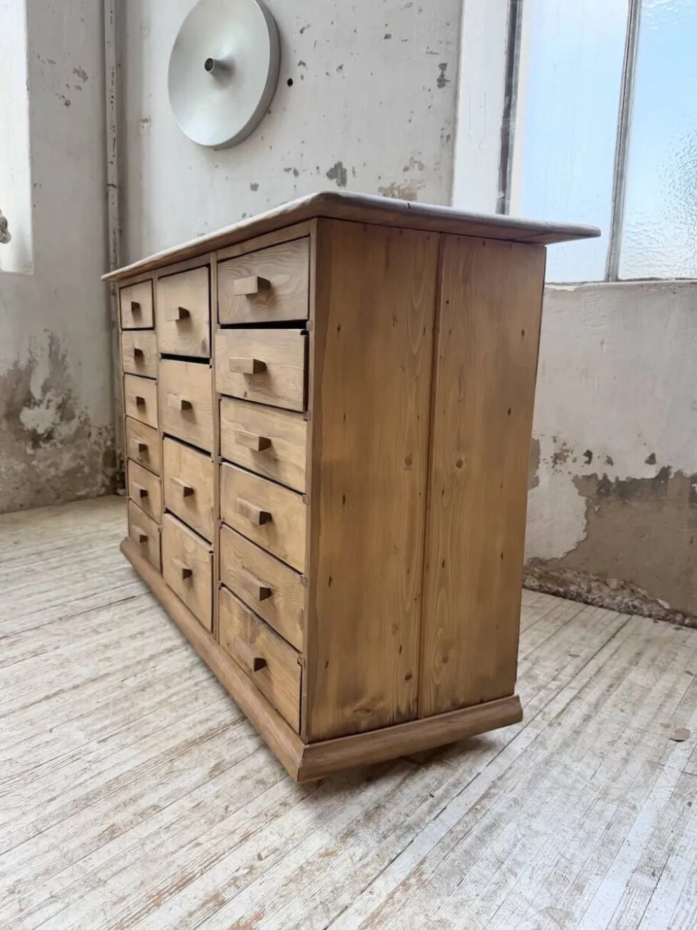 Meuble de métier en pin 1950