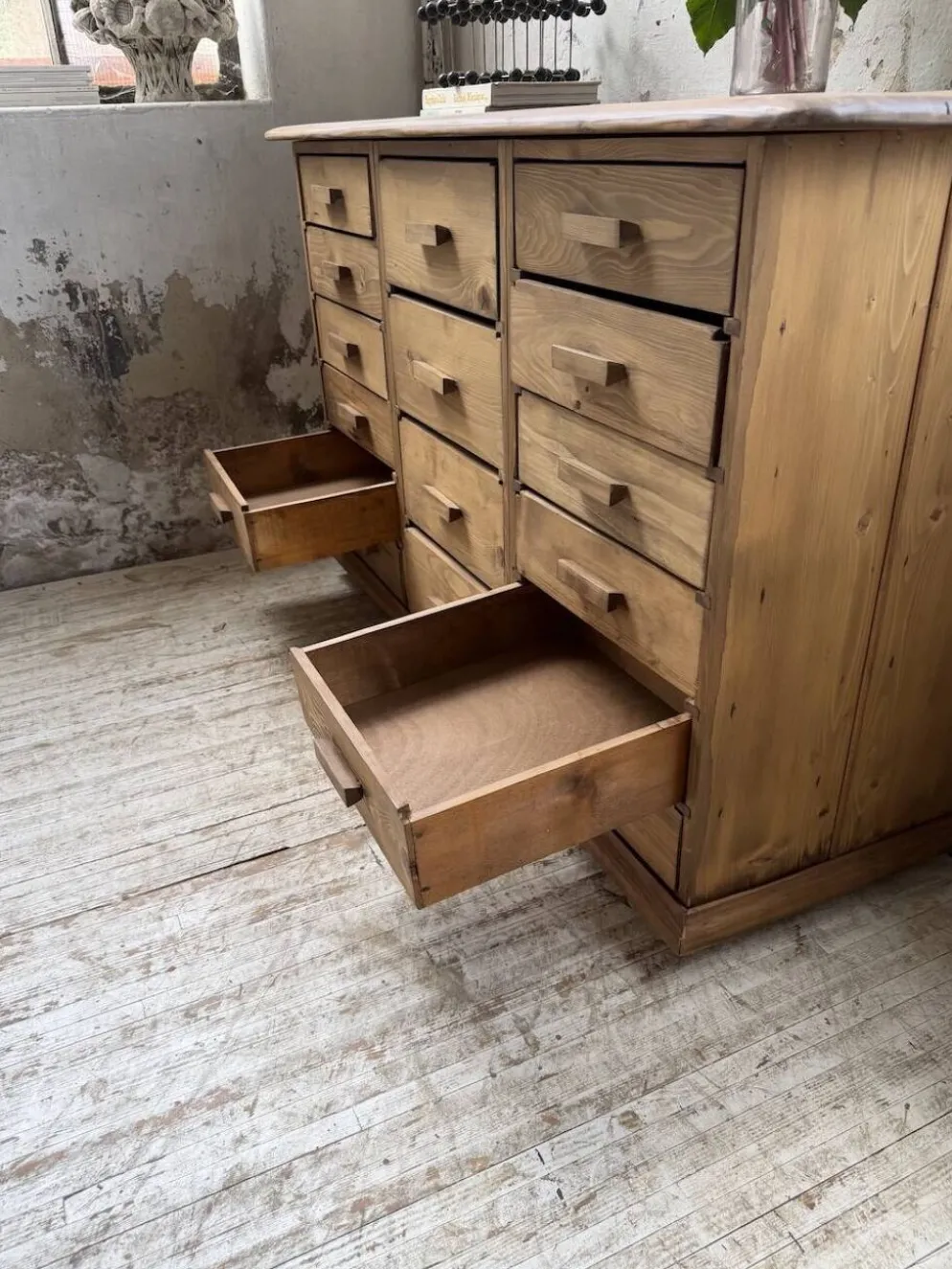 Meuble de métier en pin 1950