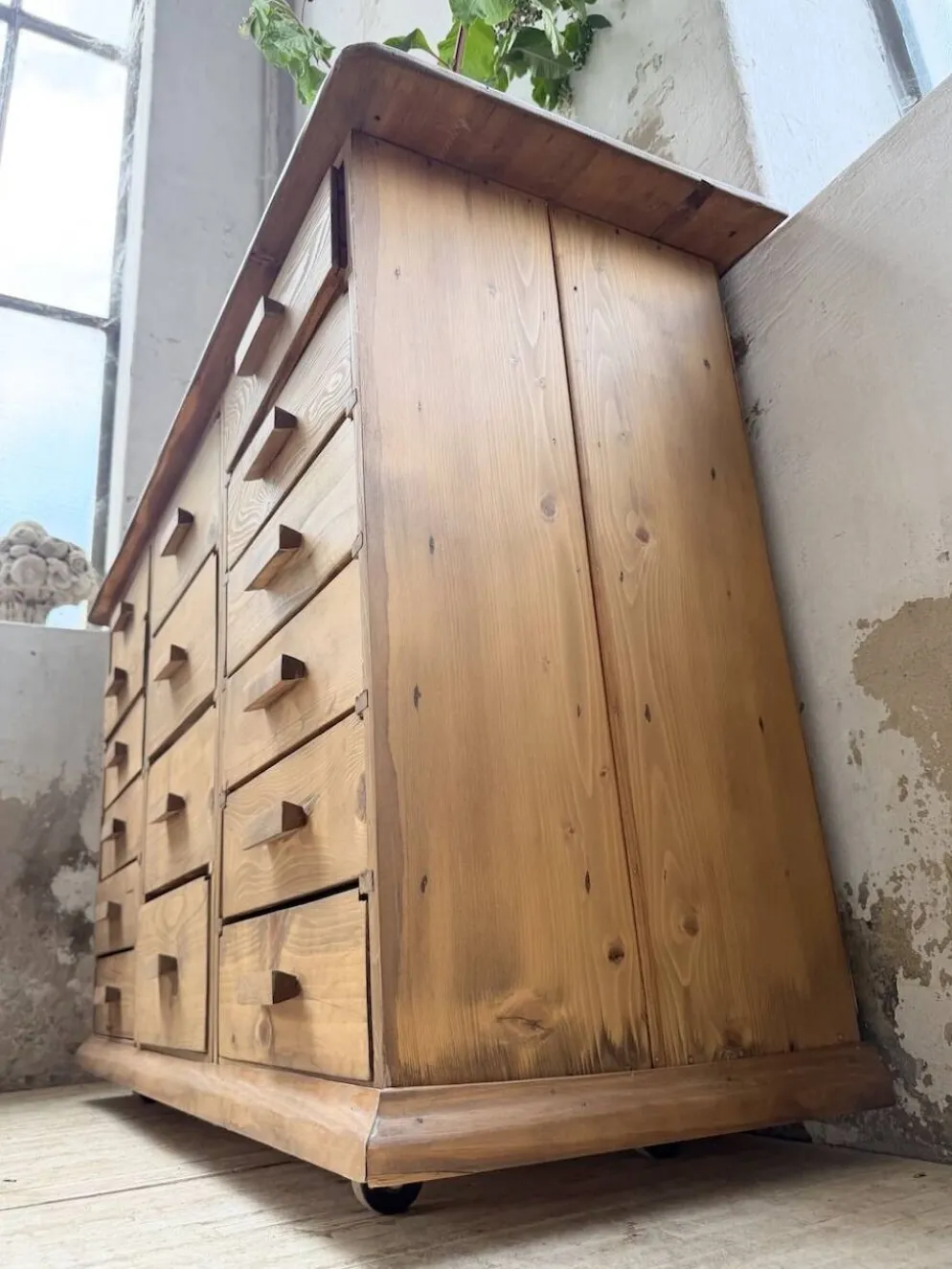 Meuble de métier en pin 1950