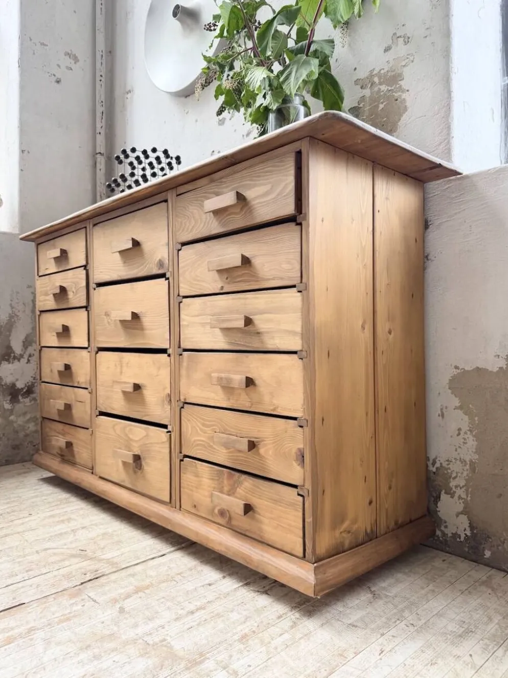 Meuble de métier en pin 1950