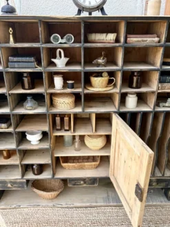 Meuble de métier, meuble de tri de la poste