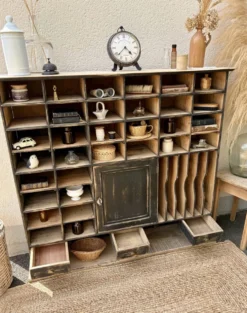 Meuble de métier, meuble de tri de la poste