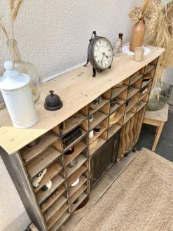 Meuble de métier, meuble de tri de la poste