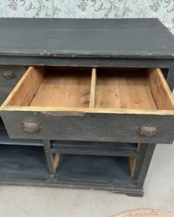 Meuble de métier patiné