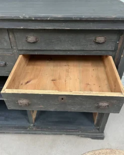 Meuble de métier patiné