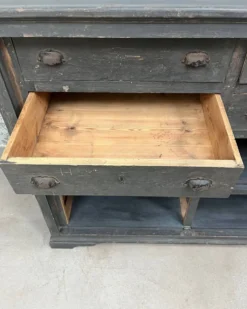 Meuble de métier patiné