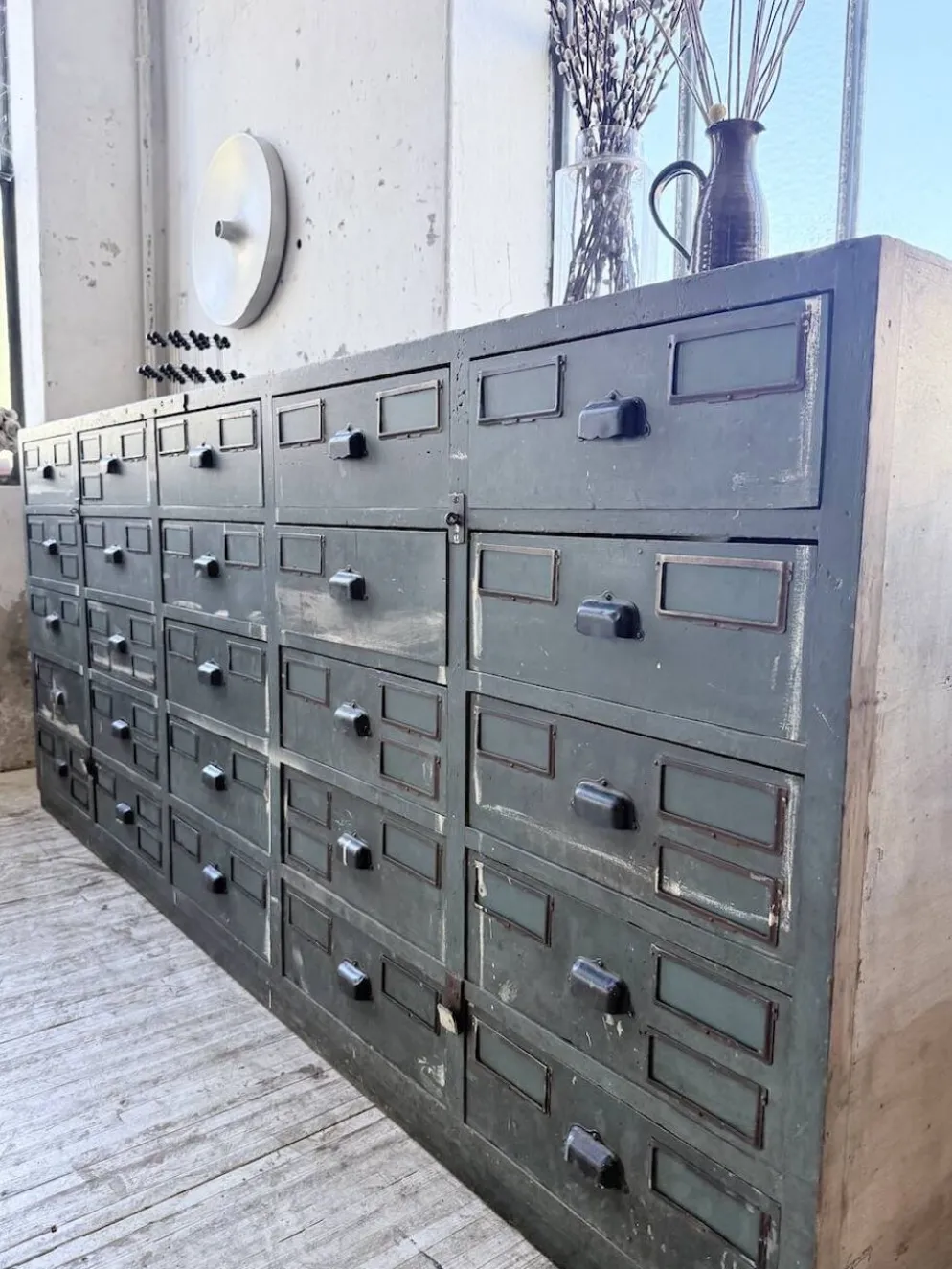 Meuble de métier patiné bleue à tiroirs XL chêne hêtre