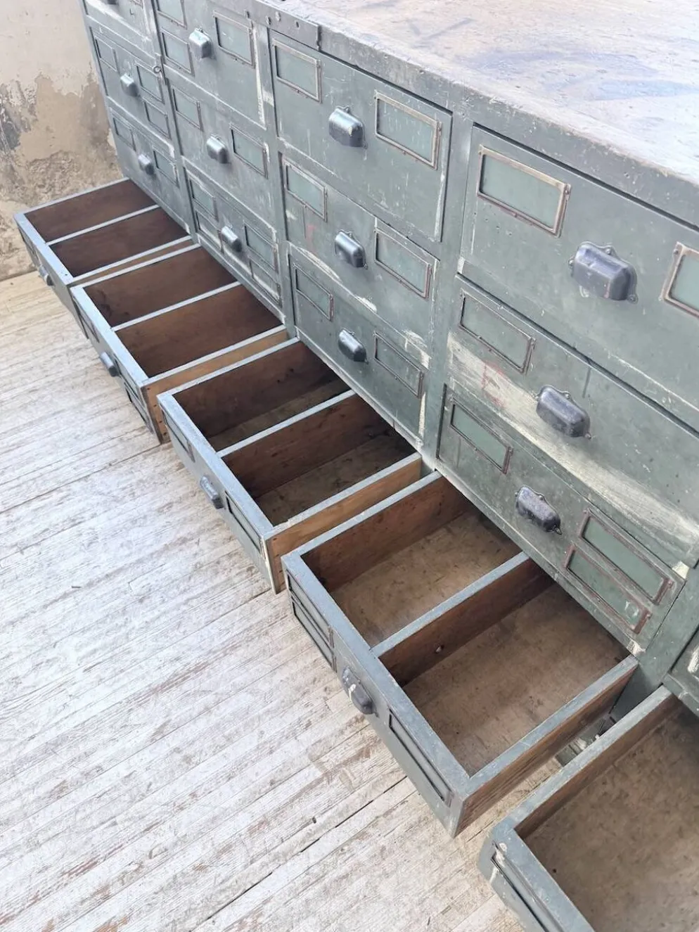 Meuble de métier patiné bleue à tiroirs XL chêne hêtre