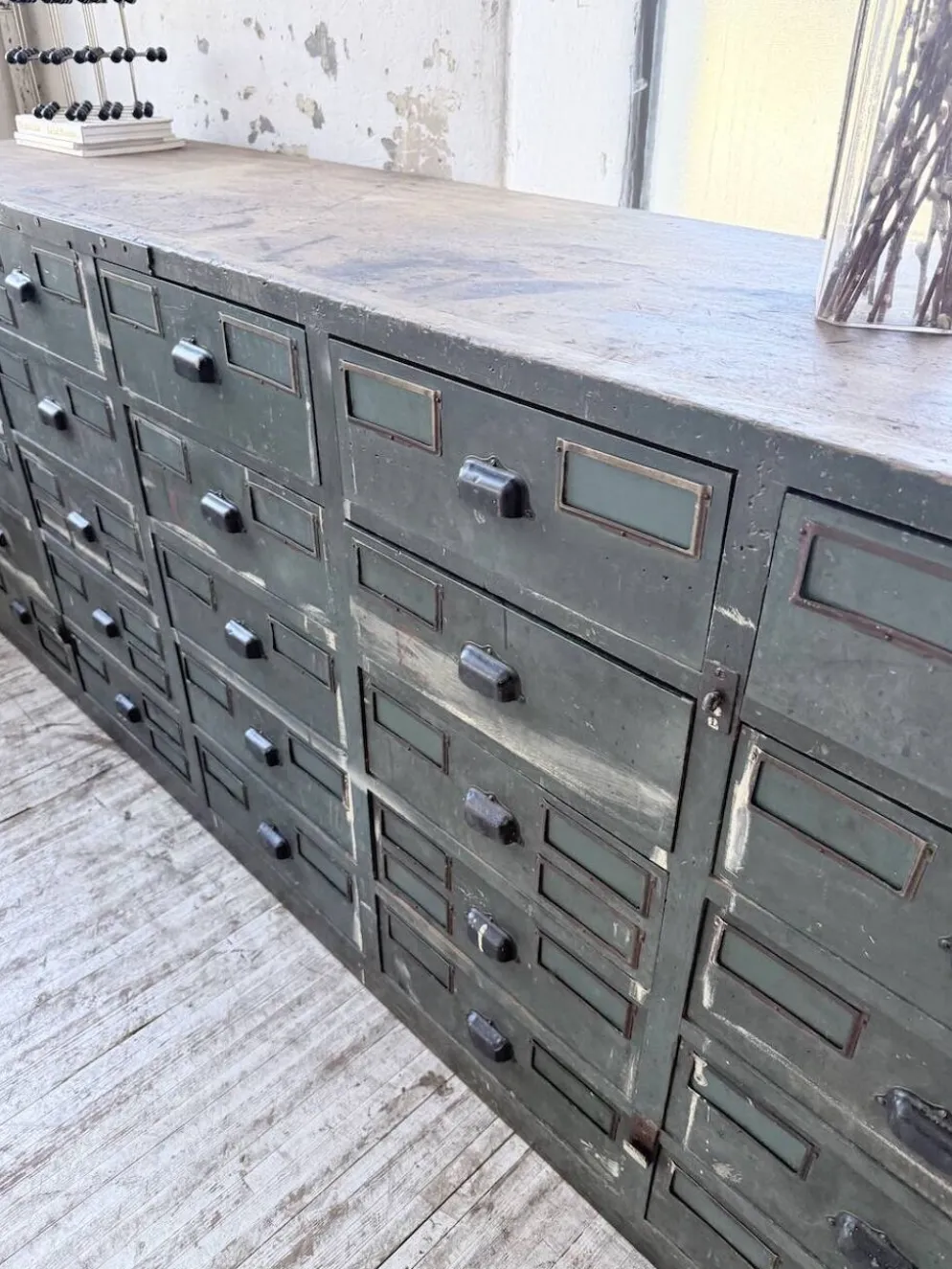 Meuble de métier patiné bleue à tiroirs XL chêne hêtre
