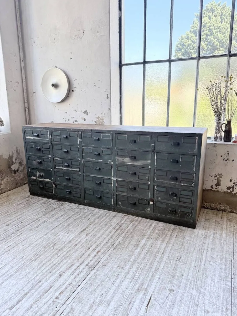 Meuble de métier patiné bleue à tiroirs XL chêne hêtre