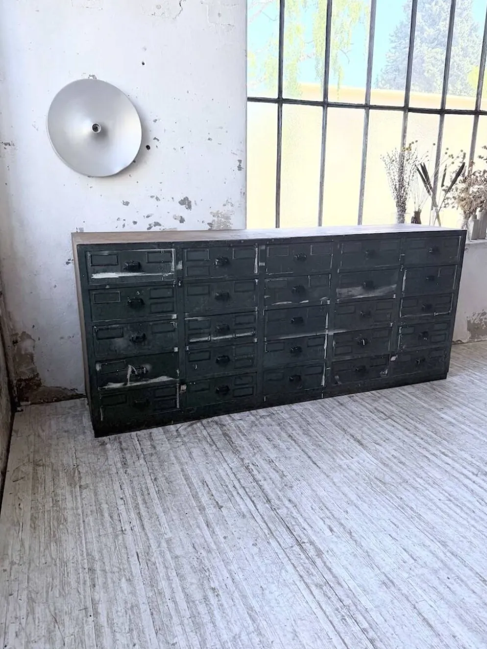 Meuble de métier patiné bleue à tiroirs XL chêne hêtre