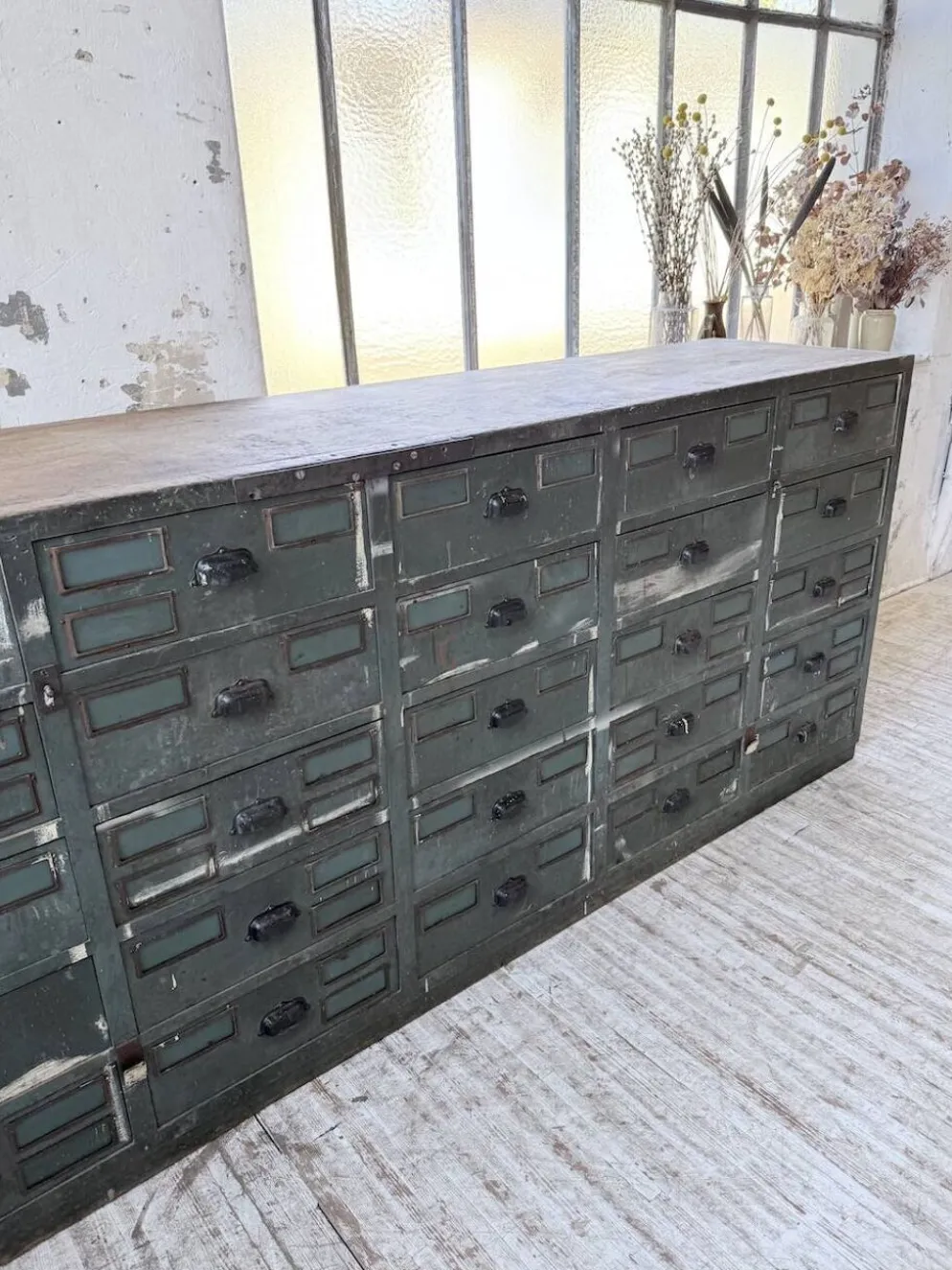 Meuble de métier patiné bleue à tiroirs XL chêne hêtre