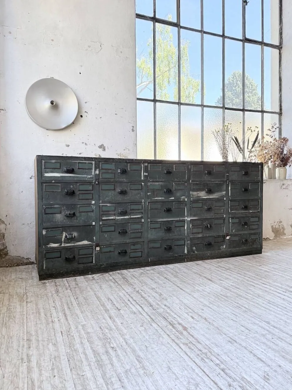Meuble de métier patiné bleue à tiroirs XL chêne hêtre