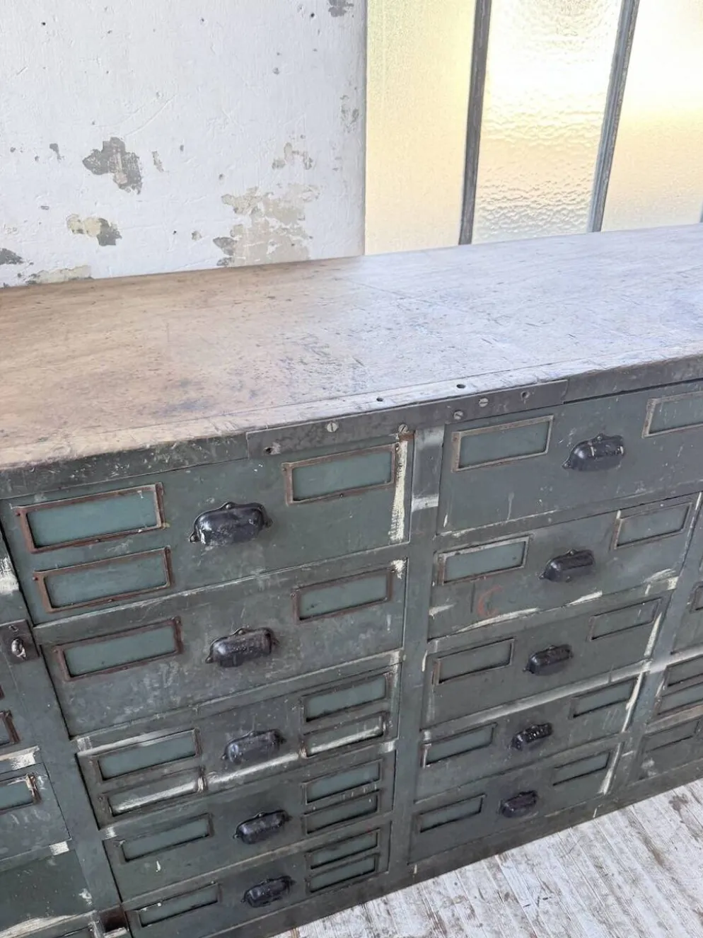 Meuble de métier patiné bleue à tiroirs XL chêne hêtre