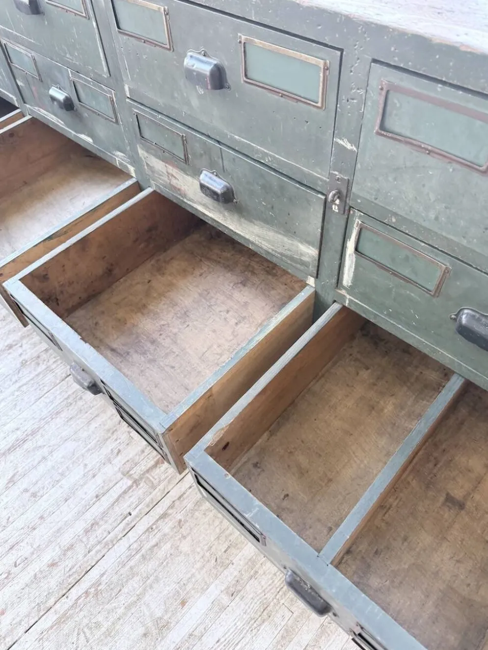 Meuble de métier patiné bleue à tiroirs XL chêne hêtre