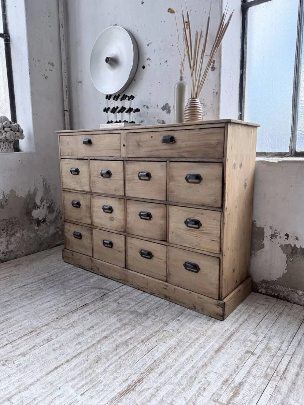 Meuble de métier pin à tiroirs 1950