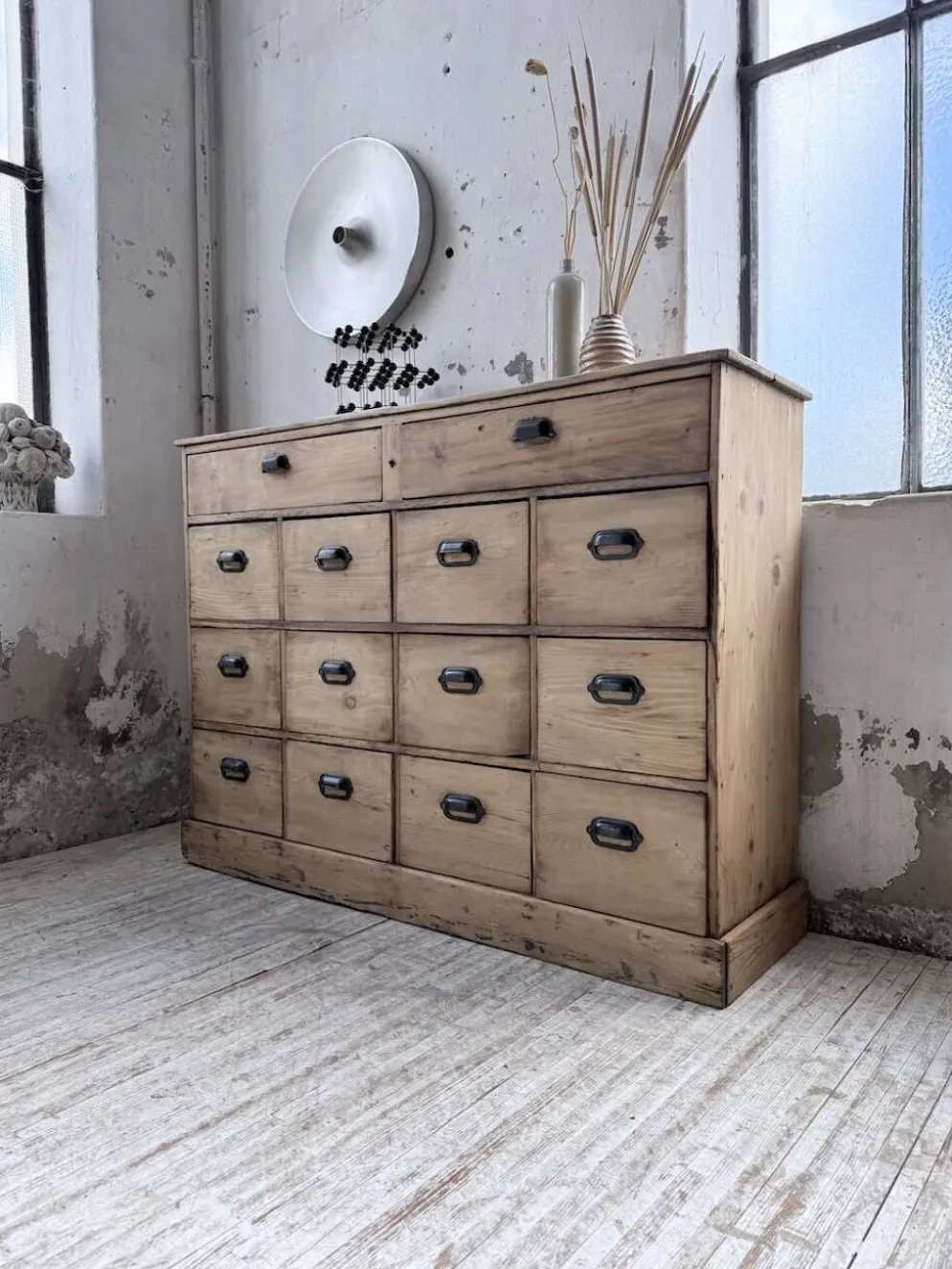 Meuble de métier pin à tiroirs 1950