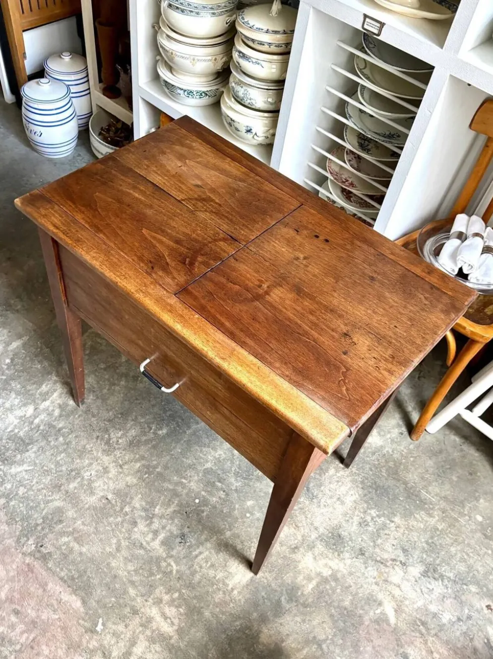 Meuble de métier, table en bois massif 2 tiroirs