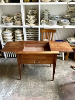 Meuble de métier, table en bois massif 2 tiroirs