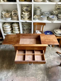 Meuble de métier, table en bois massif 2 tiroirs
