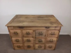 Meuble de métier à tiroirs