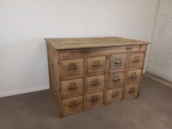 Meuble de métier à tiroirs