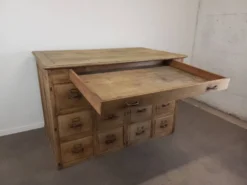 Meuble de métier à tiroirs