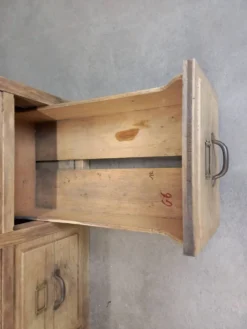 Meuble de métier à tiroirs