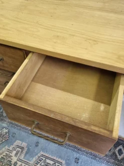 Meuble de métier à tiroirs