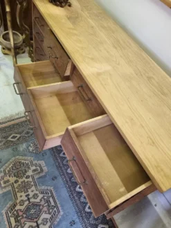 Meuble de métier à tiroirs