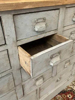 Meuble de métier à tiroirs