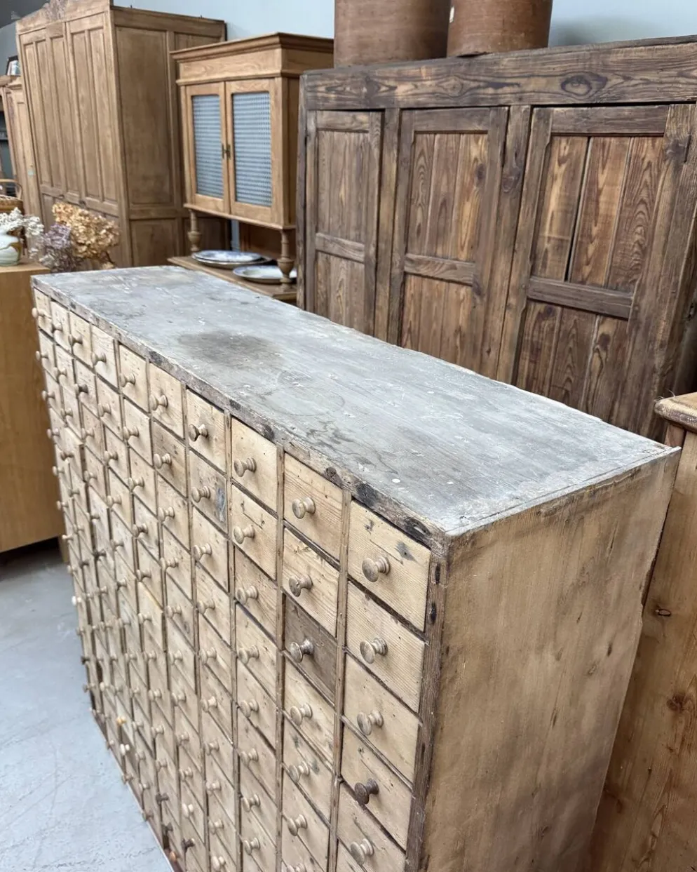 Meuble de métier à tiroirs, rénové