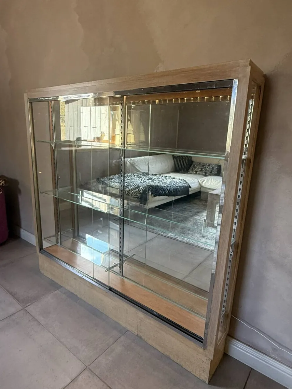 meuble de métier / vitrine de pharmacie