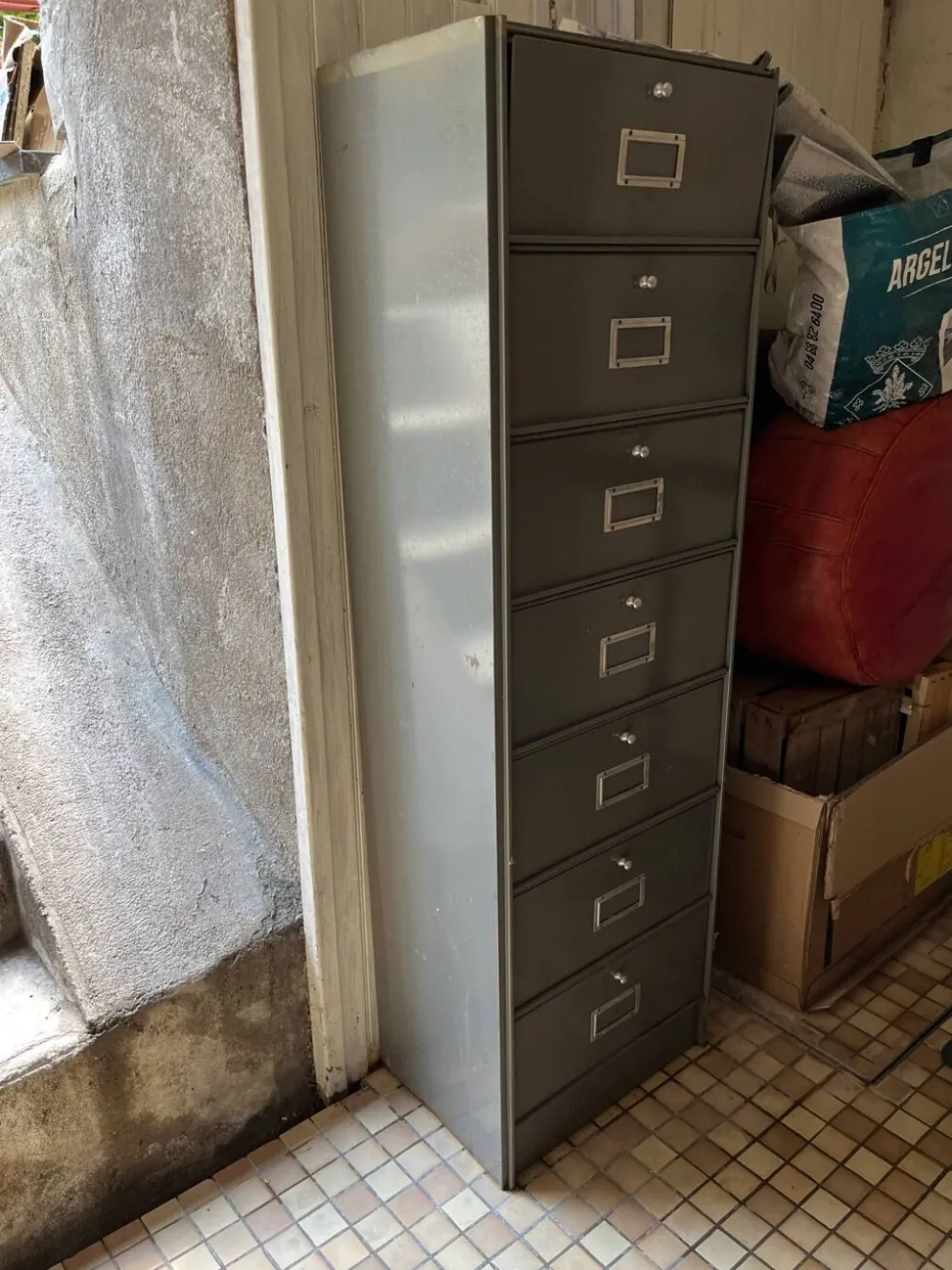 Meuble de postier