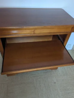 Meuble de rangement en bois de merisier