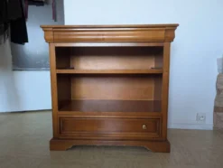 Meuble de rangement en bois de merisier