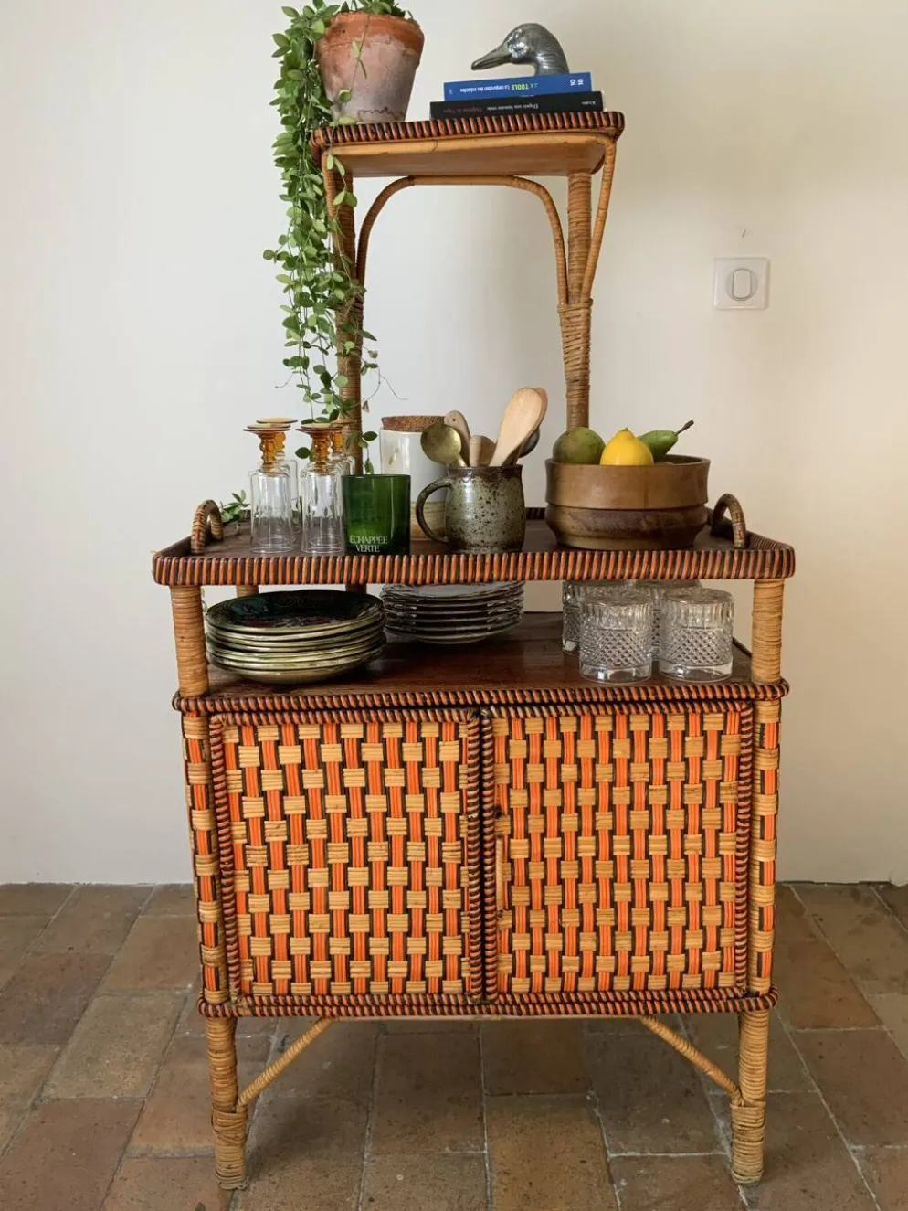 Meuble de rangement insolite vintage