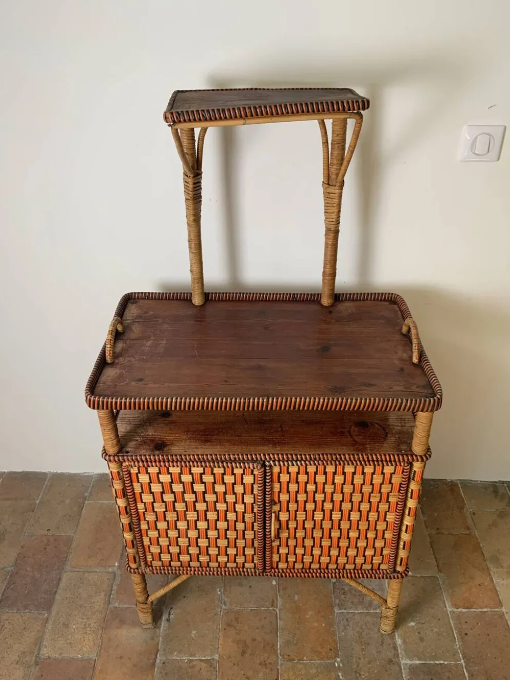 Meuble de rangement insolite vintage