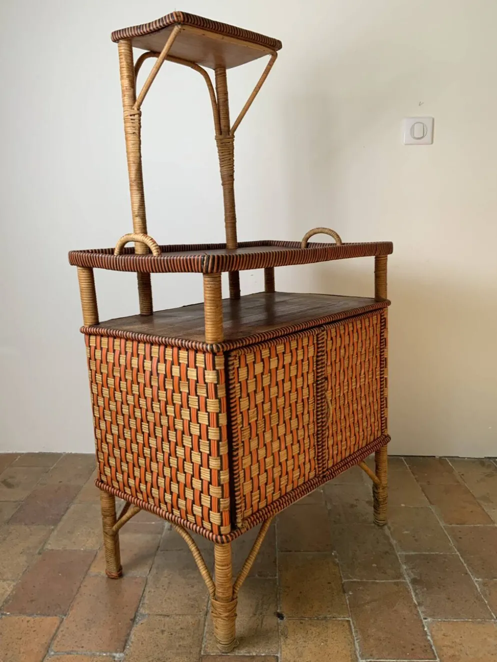Meuble de rangement insolite vintage