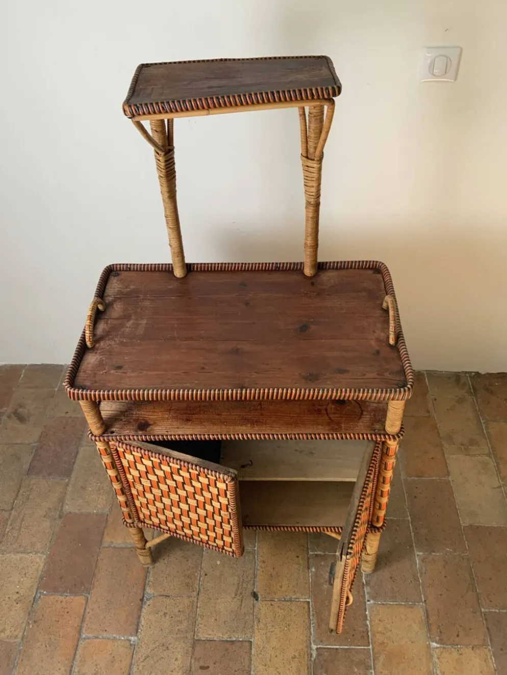 Meuble de rangement insolite vintage