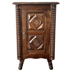 Meuble de rangement neo régionaliste
