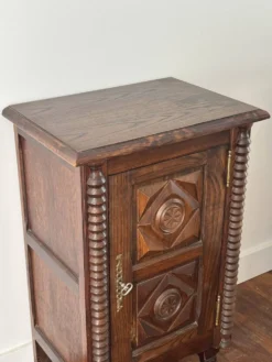 Meuble de rangement neo régionaliste