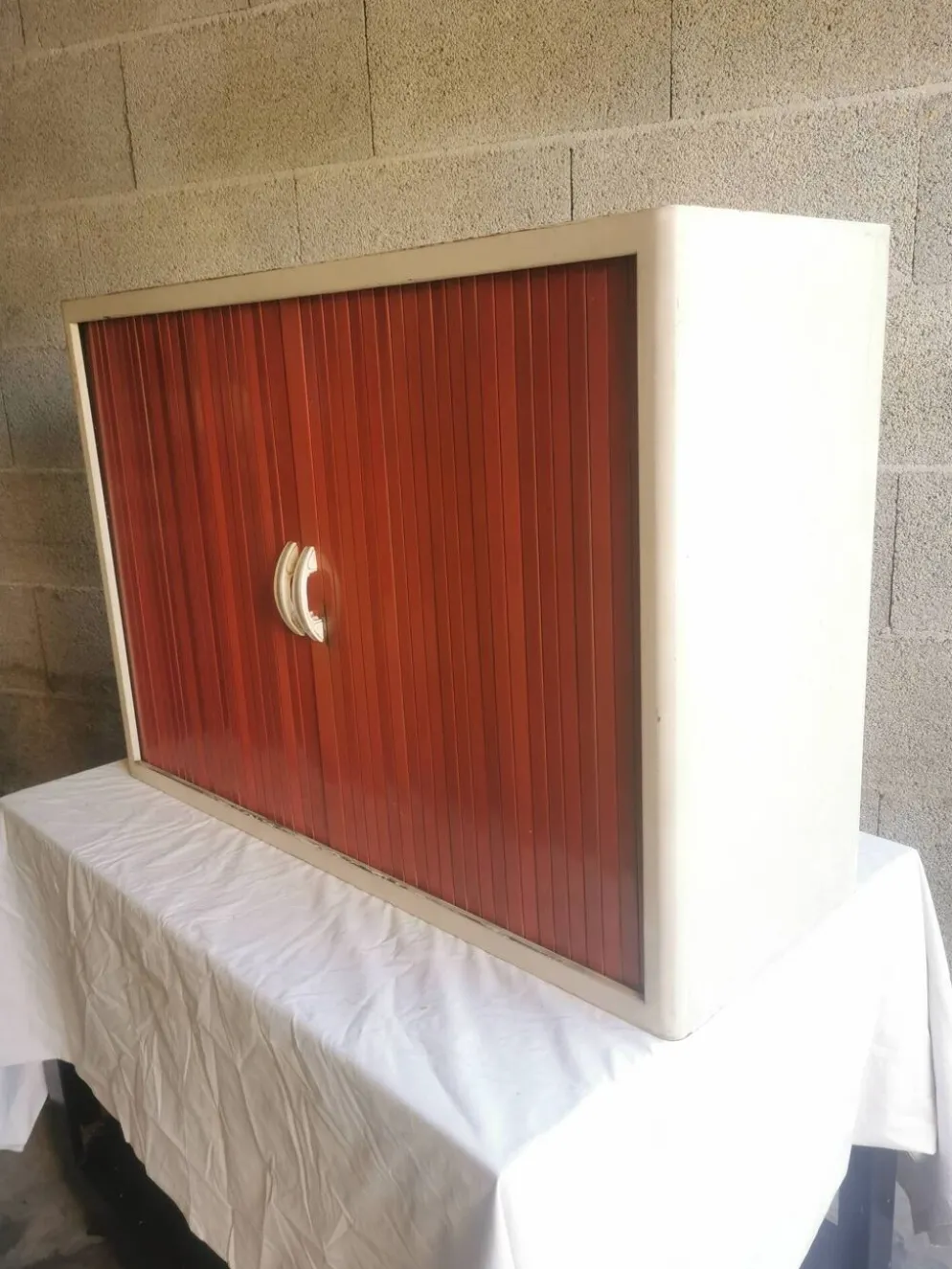 Meuble de rangement vintage "a rideau"