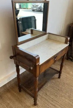 Meuble de toilette ancien avec marbre blanc et miroir