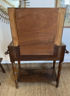 Meuble de toilette ancien avec marbre blanc et miroir