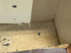 Meuble de toilette de cabine de bateau en acajou des années 30